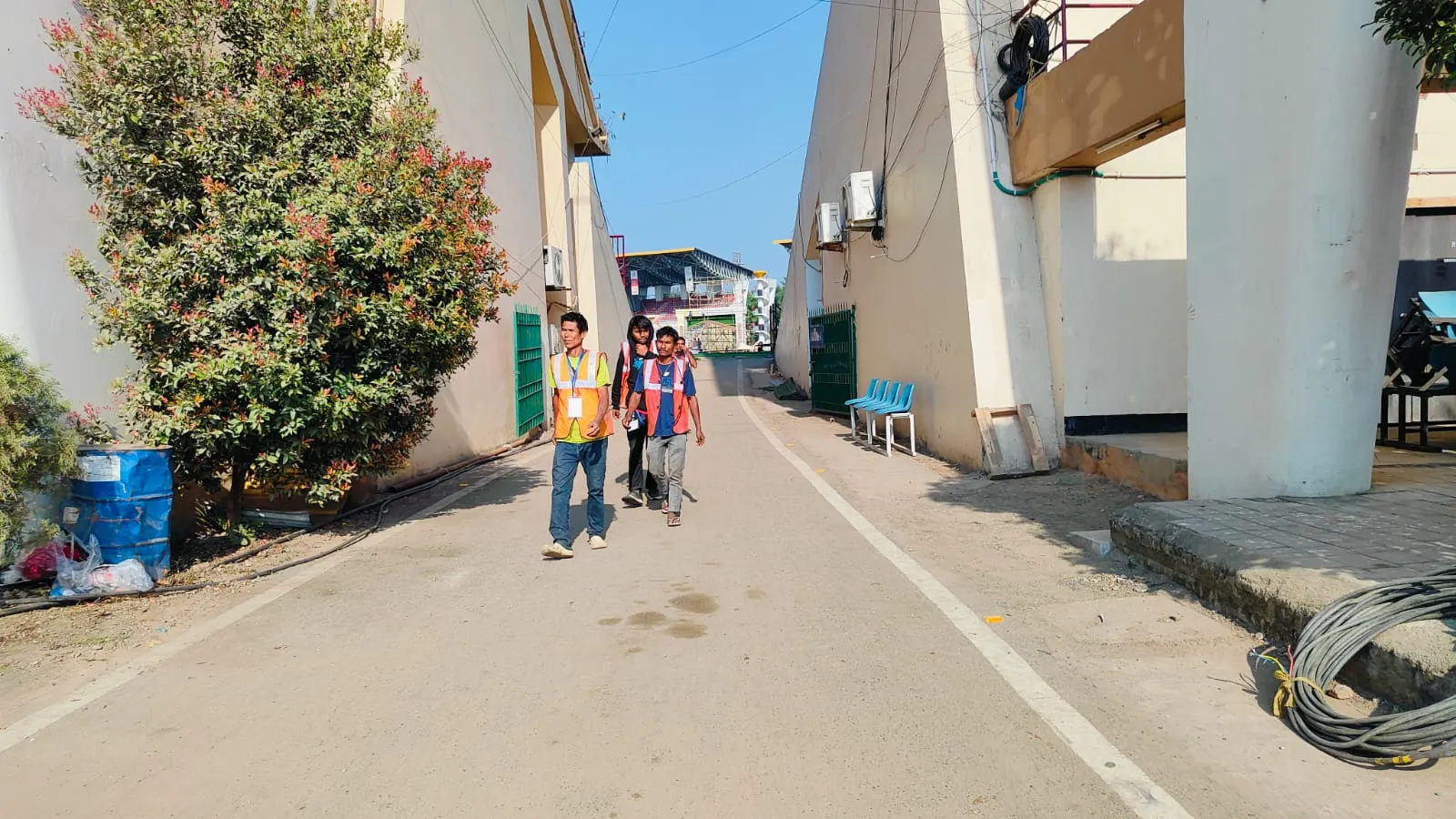 সকলো ব্যস্ত