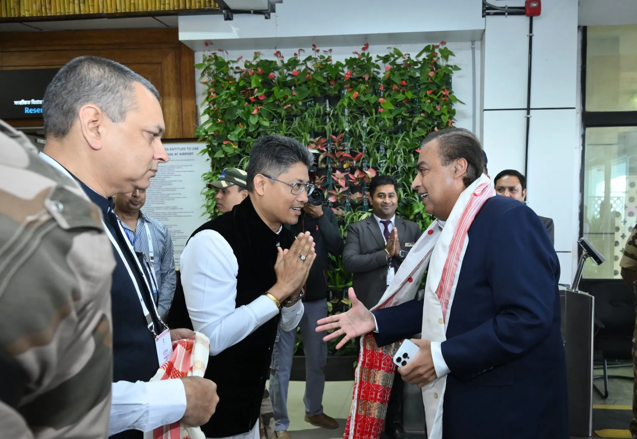 গুৱাহাটীত উপস্থিত বিশিষ্ট উদ্যোগপতি মুকেশ আম্বানি
