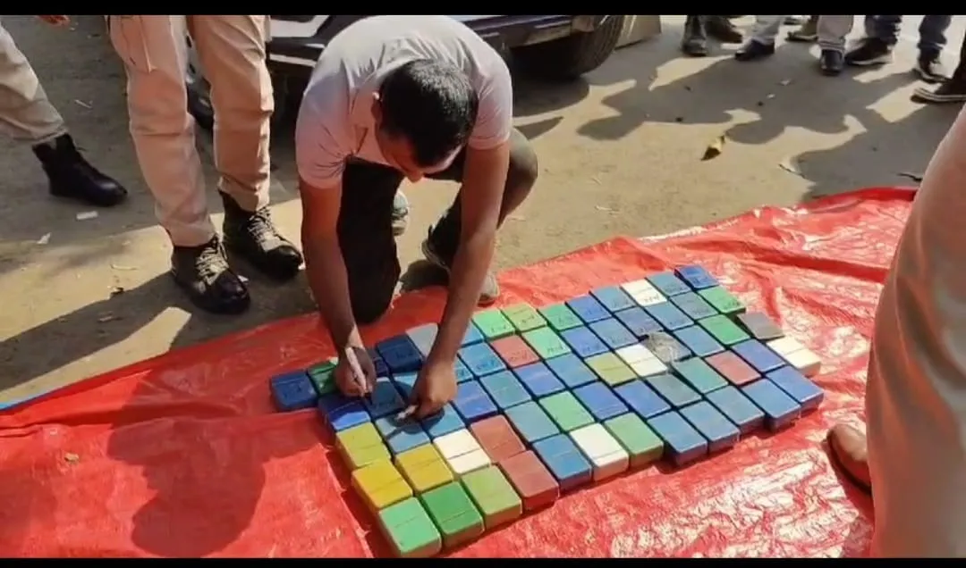 ম্যানমাৰৰ পৰা সৰবৰাহ কৰা নিষিদ্ধ দ্ৰব্য হালোৱাটিঙত  জব্দঃ ৪ জনক গ্ৰেপ্তাৰ