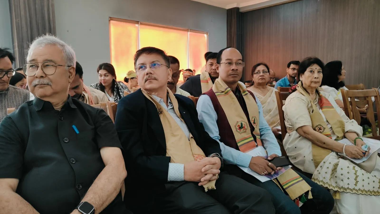 আলোচনা চক্ৰ