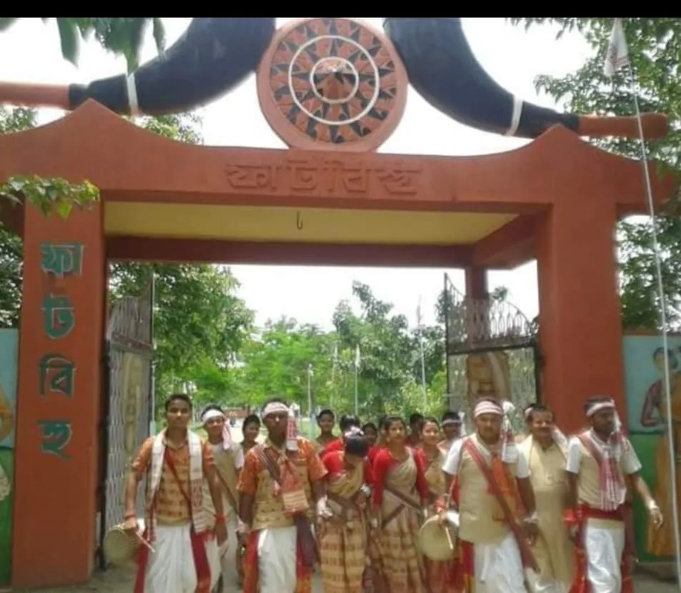৯ মে'ৰ পৰা তিনিদিনীয়াকৈ ঢকুৱাখনাৰ ফাটবিহুঃ সৰ্বাংগ সুন্দৰ মুখপাত্ৰ 'বিহুৱান' প্ৰকাশৰো প্ৰস্তুতি