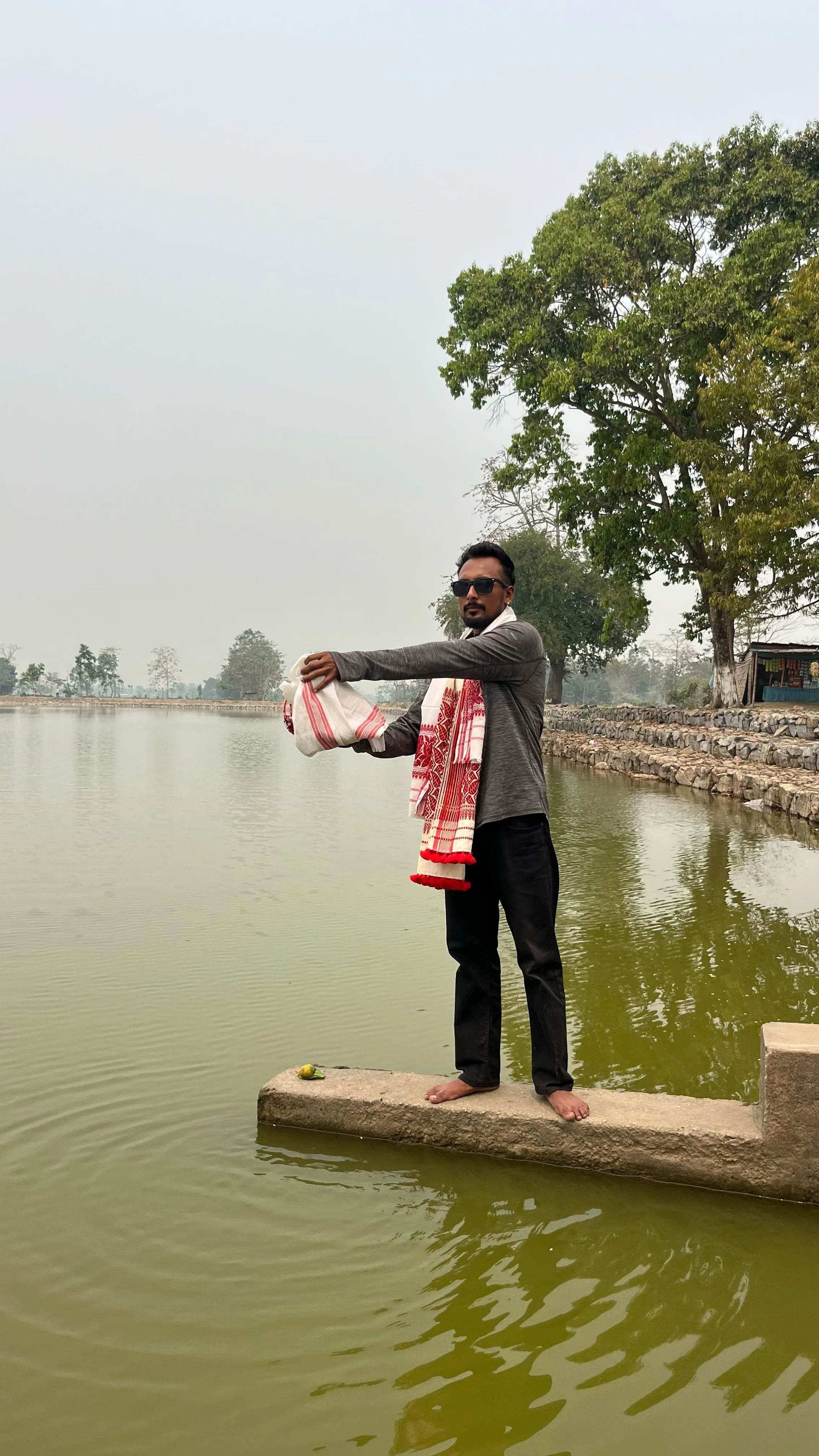 আকাশীগংগাত জল অৰ্পণ