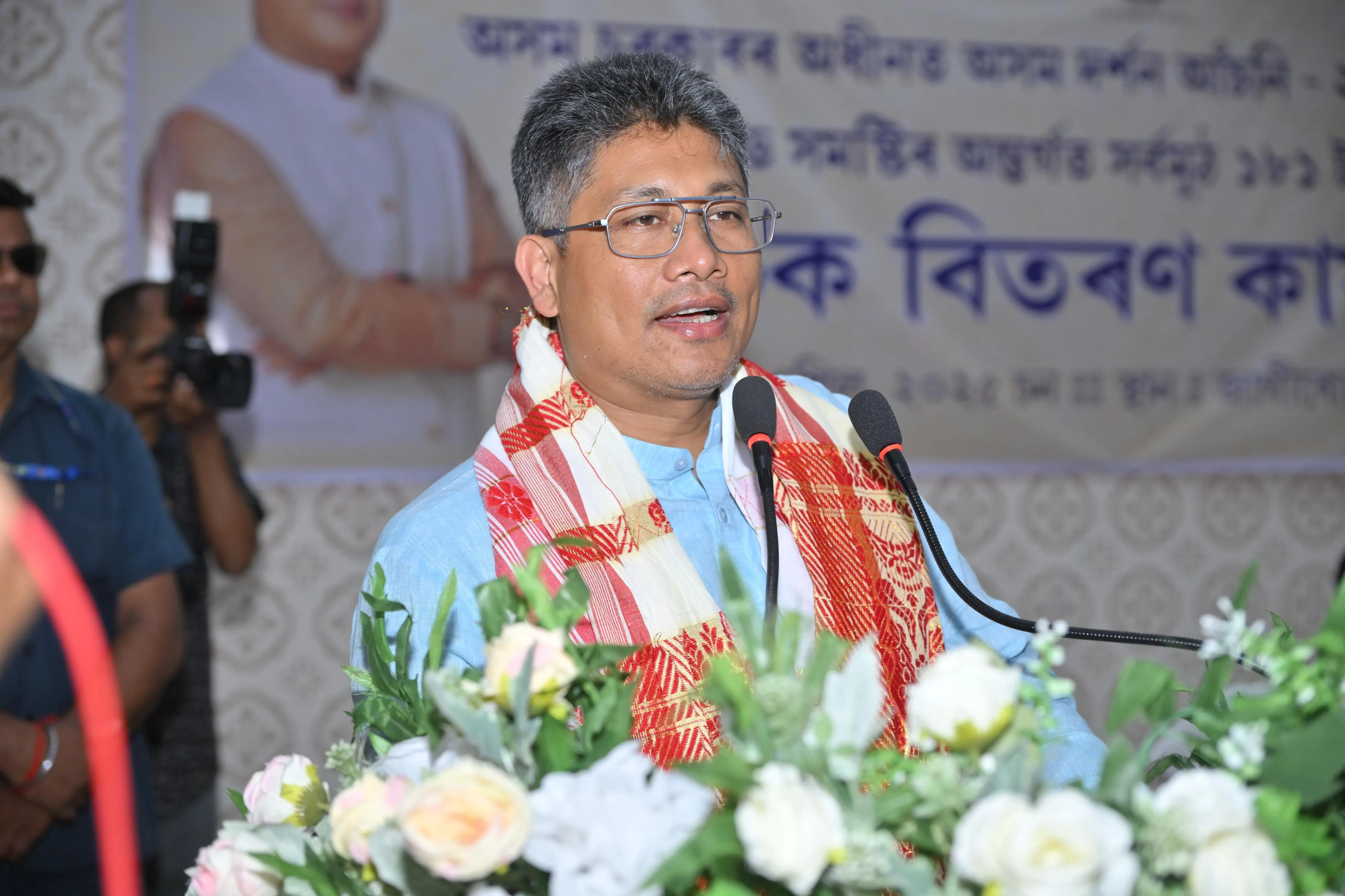 মন্ত্ৰী পীযুষ হাজৰীকা