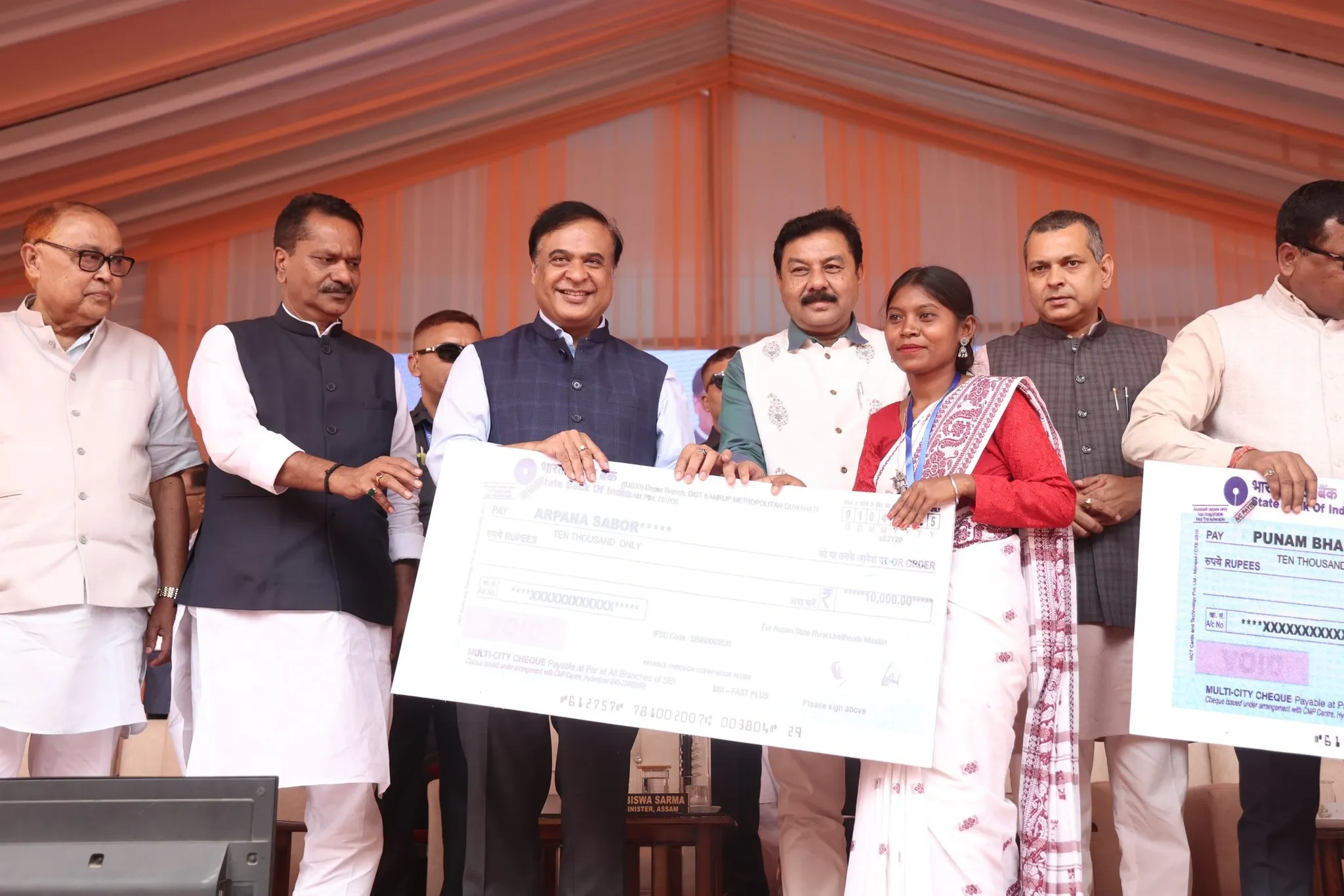 চেক বিতৰণ অনুষ্ঠানত মুখ্যমন্ত্ৰী ড০ শৰ্মা
