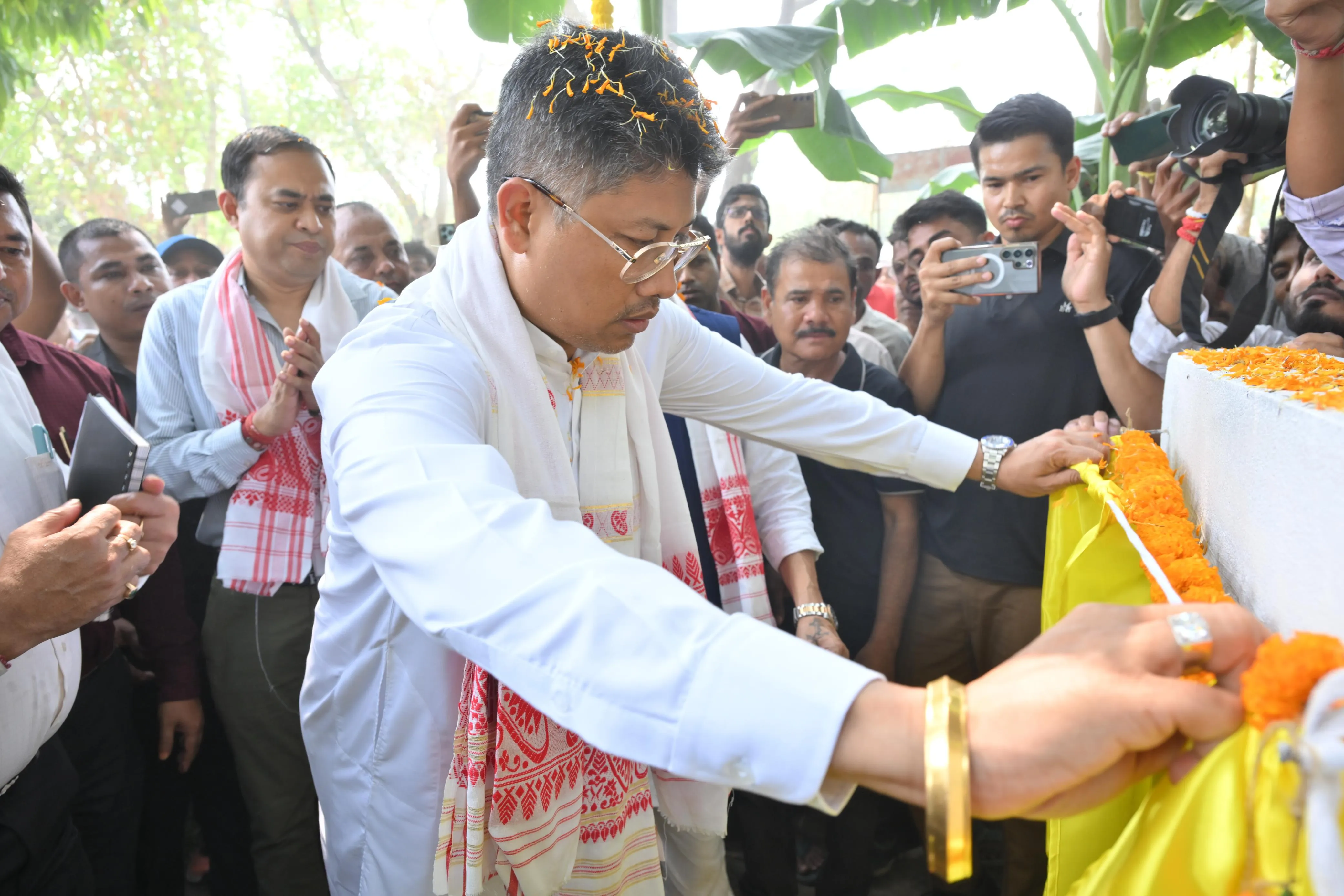 নতুন বান্ধ নির্মাণৰ শুভাৰম্ভ মন্ত্ৰী পীয়ুষ হাজৰীকাৰ