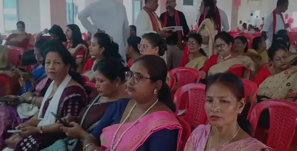 উপস্থিত ৰাইজৰ একাংশ