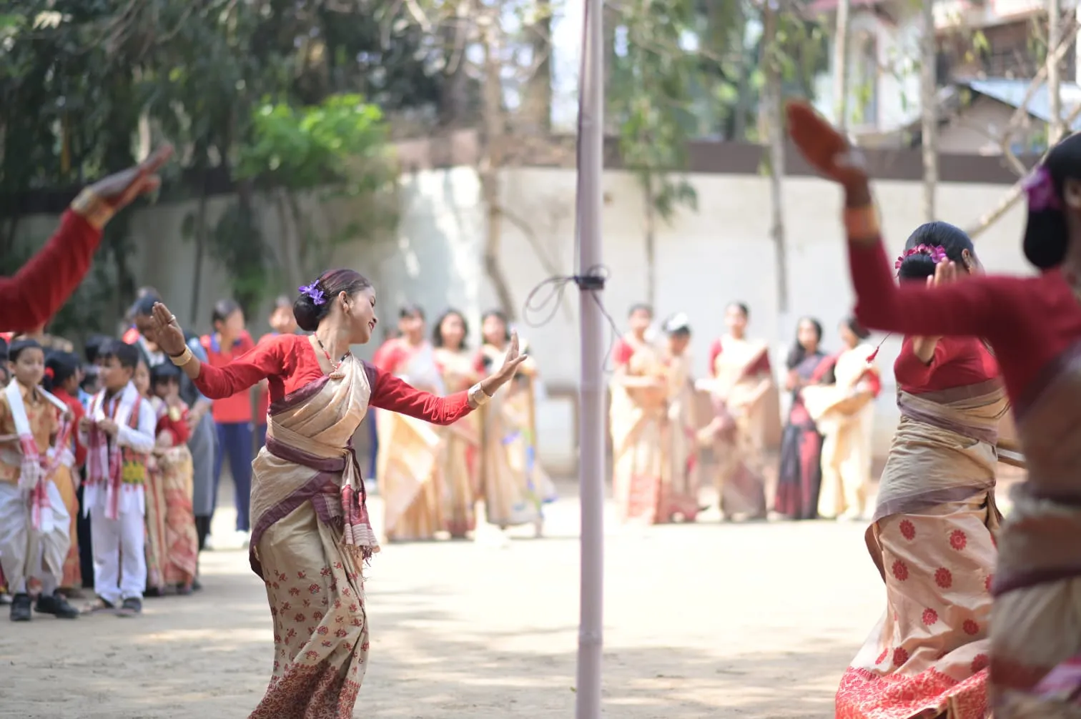 মডাৰ্ণ ইংলিছ স্কুলত প্ৰাক্ ৰঙালী বিহু উদযাপন