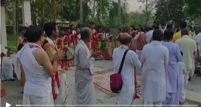 ঐতিহাসিক উৰিয়া গাঁও খেলপথাৰ উন্নয়নৰ সাহাযাৰ্থে হুঁচৰি পৰিবেশন