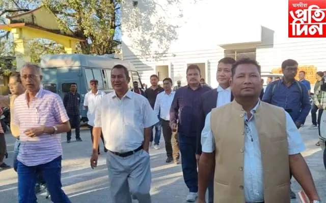 ষ্টেনডিং কমিটি  