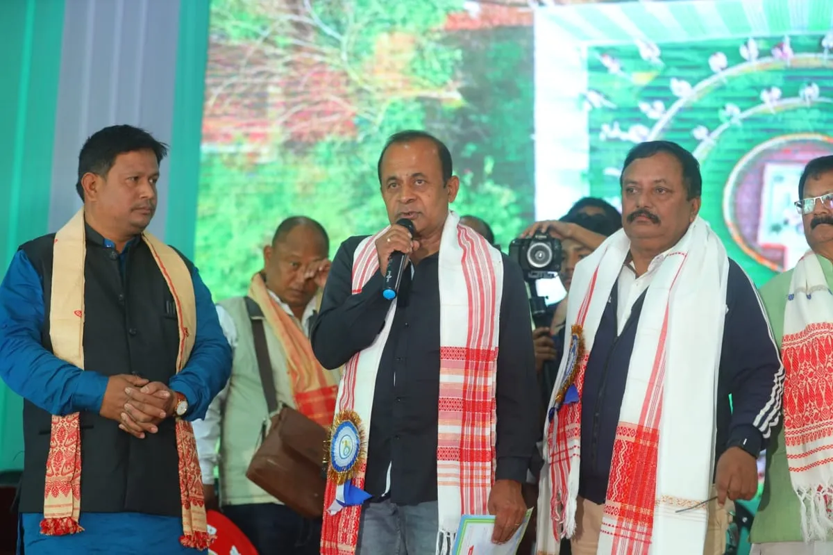 কৌতুক অভিনেতা অৰুণ হাজৰিকা  