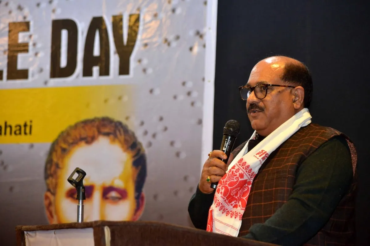 অসমীয়া প্ৰতিদিনৰ সম্পাদক জয়ন্ত বৰুৱা  