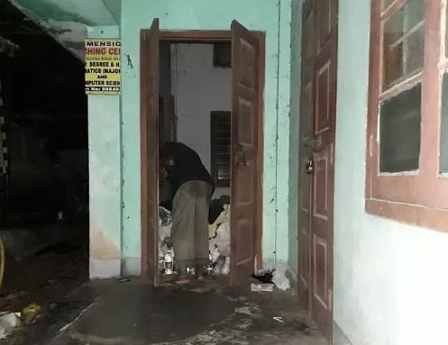 এইটোৱে আছিল তেওঁৰ বাসগৃহ।   User
