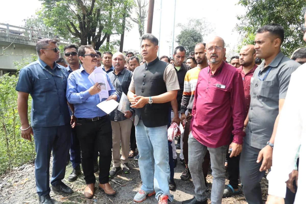 মথাউৰি পৰিদৰ্শন  