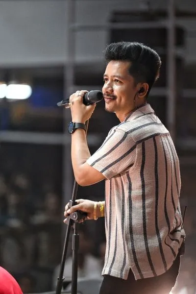 আচুৰ্য বৰপাত্ৰ  