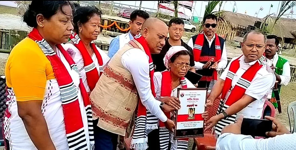 শ্বহীদৰ পৰিয়াল  