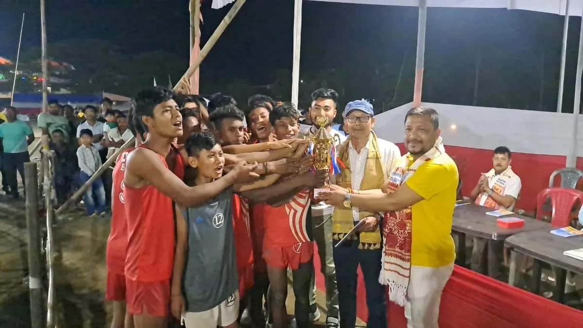 লৰা বিজয়ী দল  