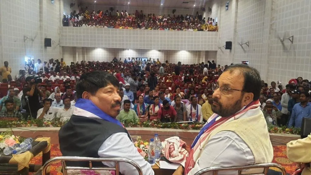 দুই মন্ত্ৰীদ্বয়  
