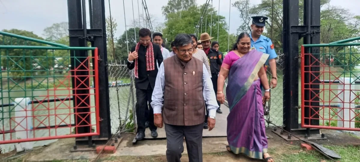 সহধৰ্মিনীসহ ৰাজ্যপাল গোলাপ চান্দ কাটাৰিয়া   