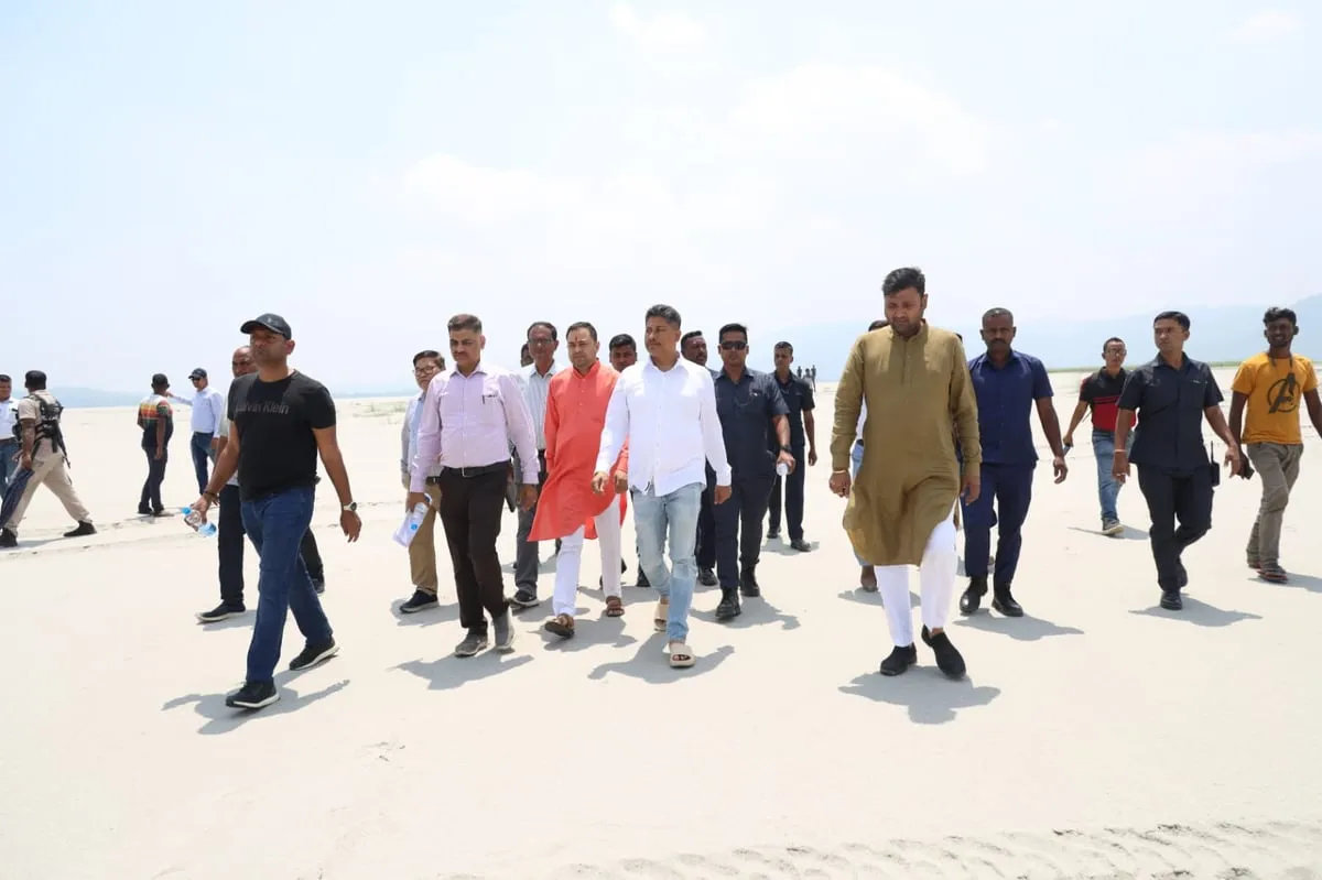 মন্ত্ৰী পীযুষ হাজৰিকা  