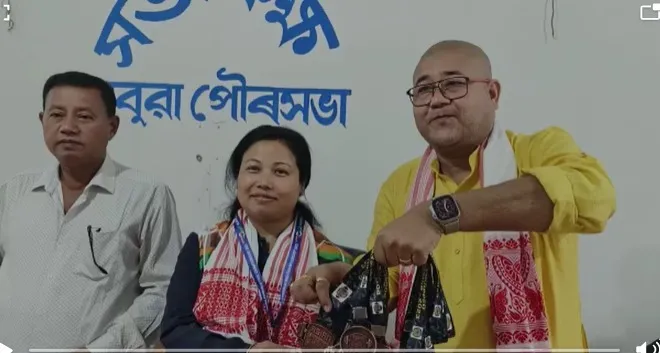 পদক বিজয়ীক সম্বৰ্ধনা  