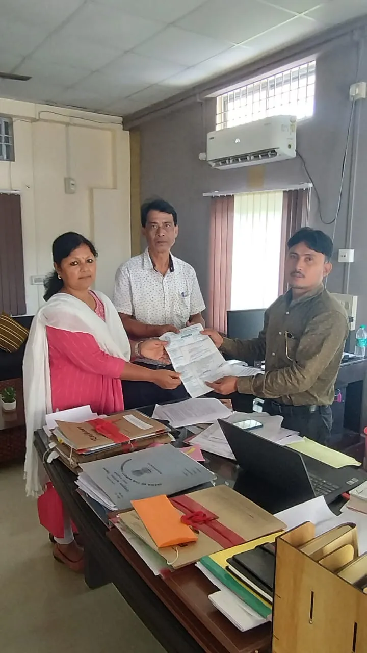 স্মাৰক পত্ৰ প্ৰদান  