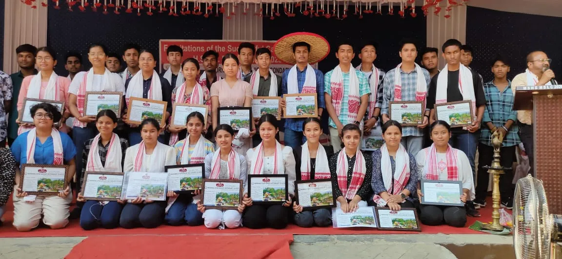 কৃতী ছাত্ৰ-ছাত্ৰী  