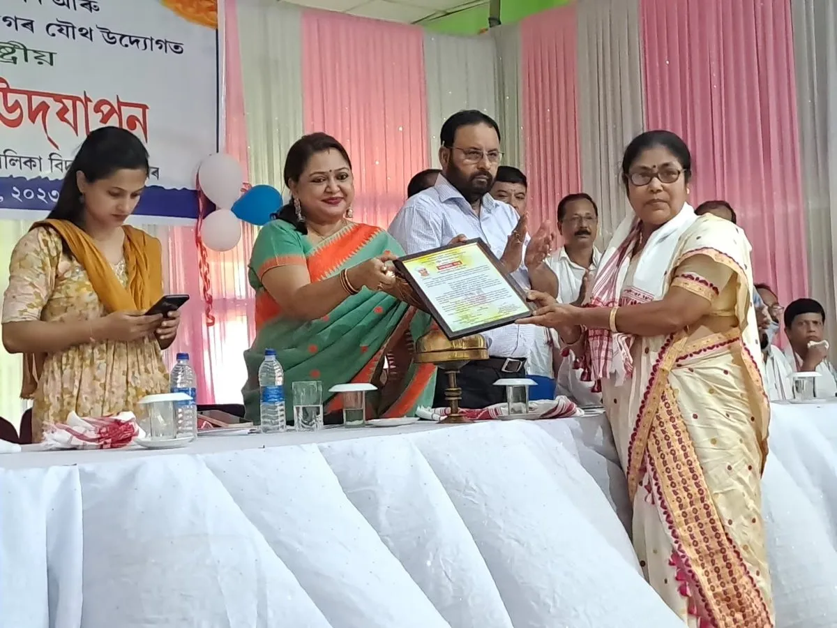 কলিয়াবৰত শিক্ষক দিৱস পালনঃ  