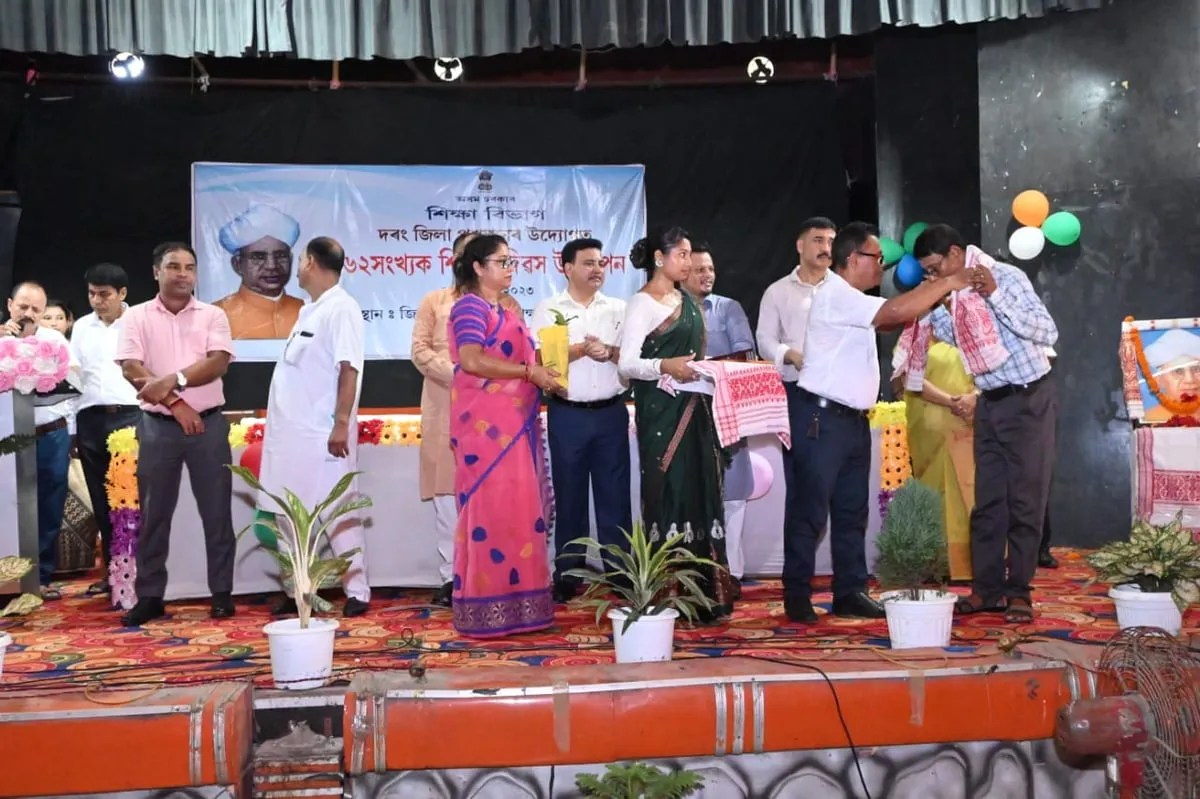 মঙলদৈত শিক্ষক দিৱস পালনঃ   