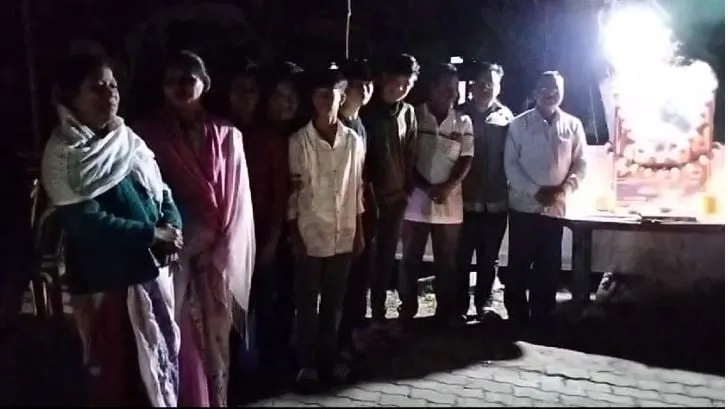 চৰাইদেউত বীৰ লাচিত বৰফুকনক স্মৰণ কৰি আটাছুৰ বন্তি প্ৰজ্বলন :</p>
<p>  