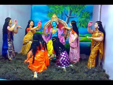 মৃণ্ময় মূৰ্তিৰে প্ৰদৰ্শন কৰা হৈছে শ্ৰীকৃষ্ণৰ লীলা  