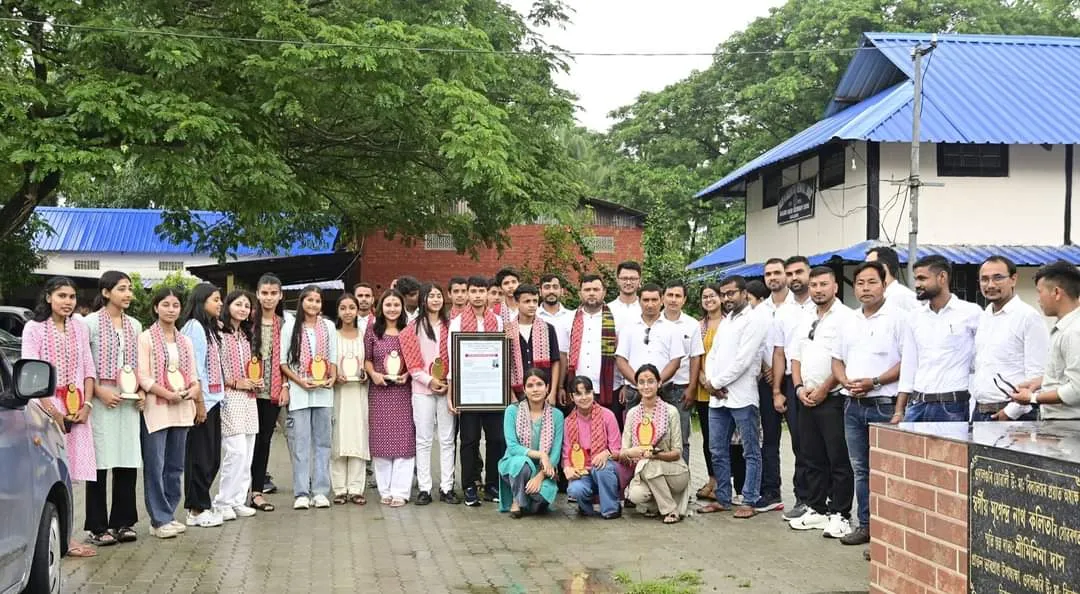 সম্বৰ্ধিত ছাত্ৰ-ছাত্ৰী   