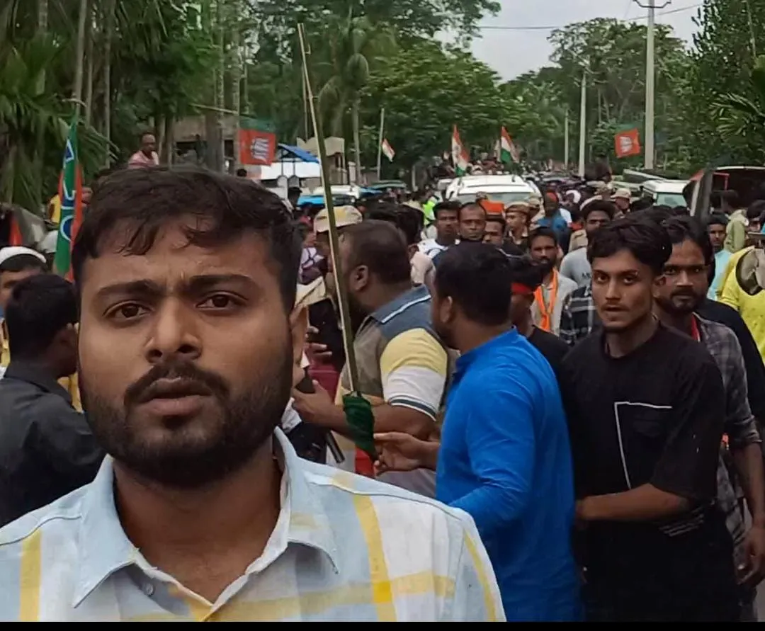   আক্ৰমণকাৰী