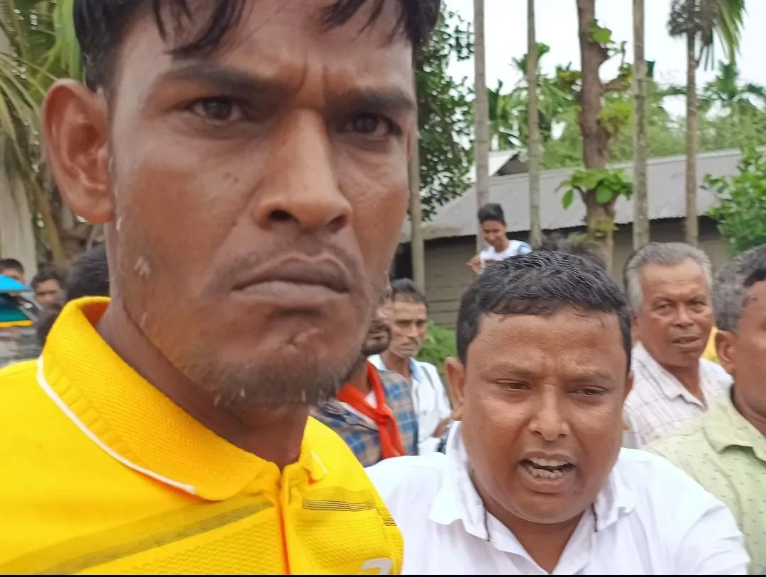আক্ৰমণকাৰী  