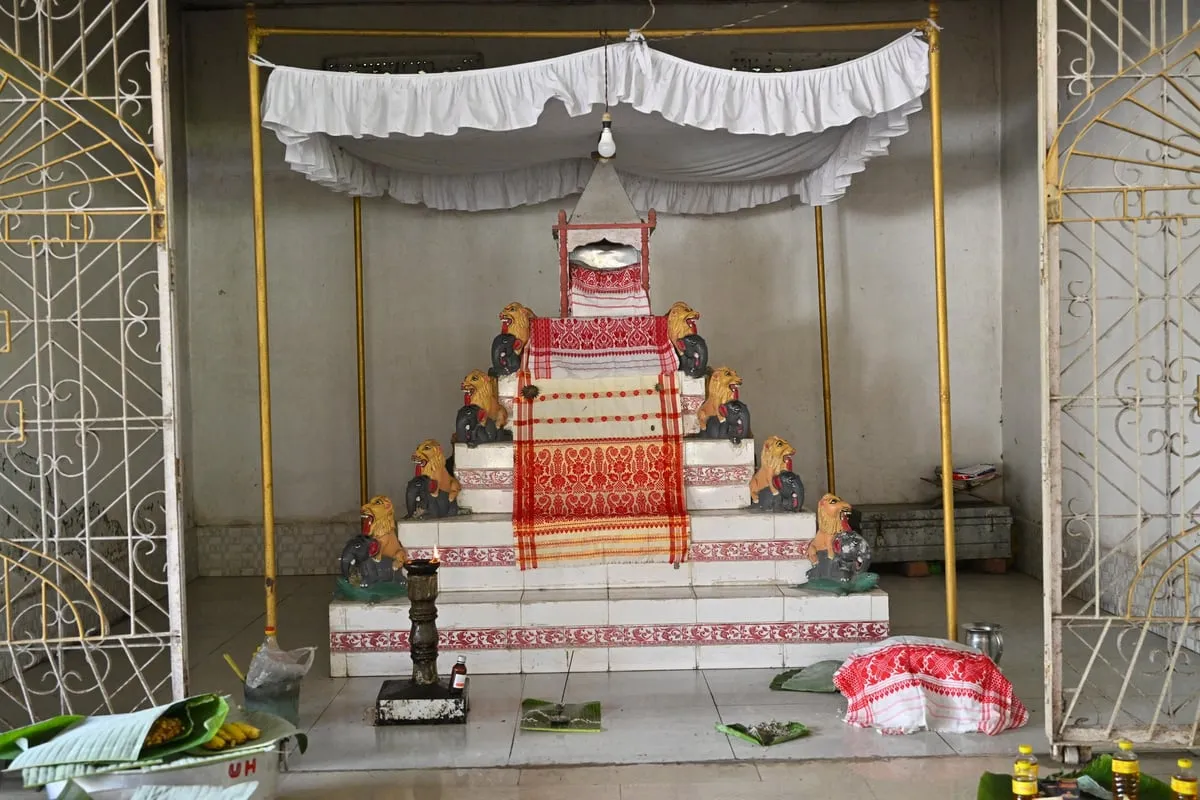 বৰনামঘৰ  