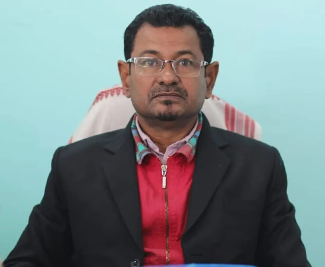 মহাবিদ্যালয়ৰ অধ্যক্ষ ড০ যুগল শইকীয়া  