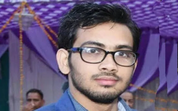 তন্ময় বশিষ্ঠ শৰ্মা  