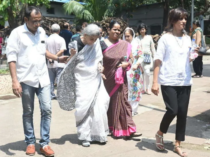 কন্যাক শেষ বিদায় দিবলৈ যোৱা পথত মাতৃ ললিতা লাজমী  
