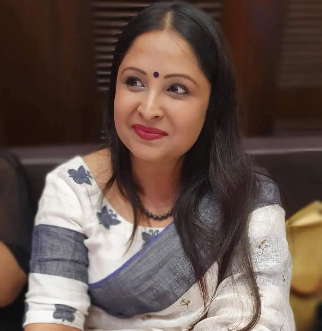 निधि अग्रवाल, अप्रवीणा की लेखिका,