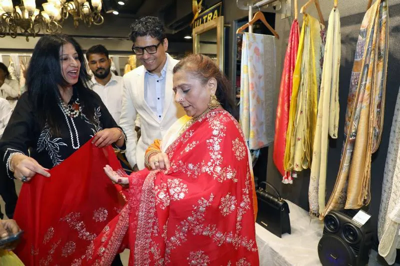 Mamta,Manju Lodha & Riyaz Gangji