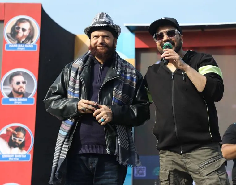 Hans Raj Hans & Mika Singh