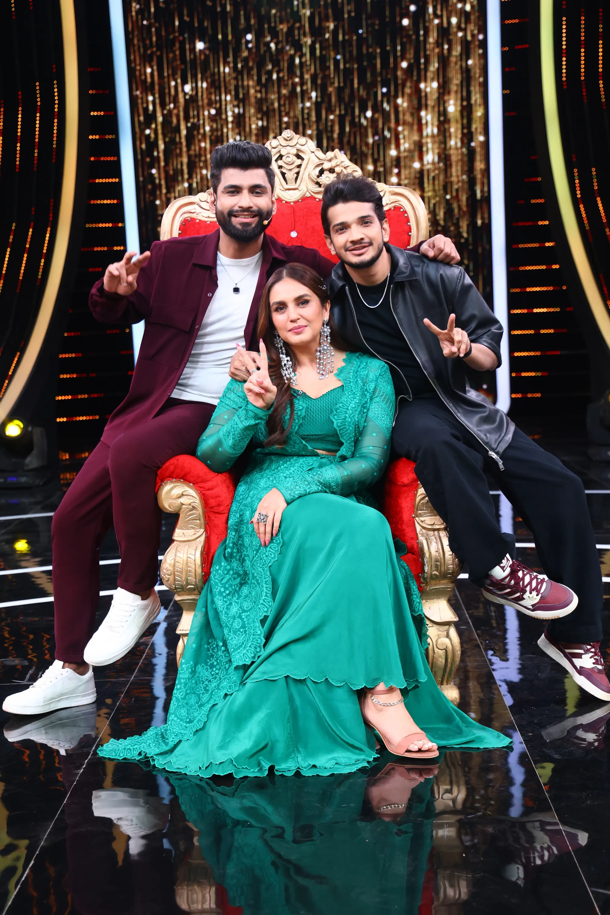 Munawar Faruqui with host Harsh Gujral and Madness Ki Malkin Huma Qureshi on the sets of Madness Machayenge India Ko Hasayenge  (6).JPG