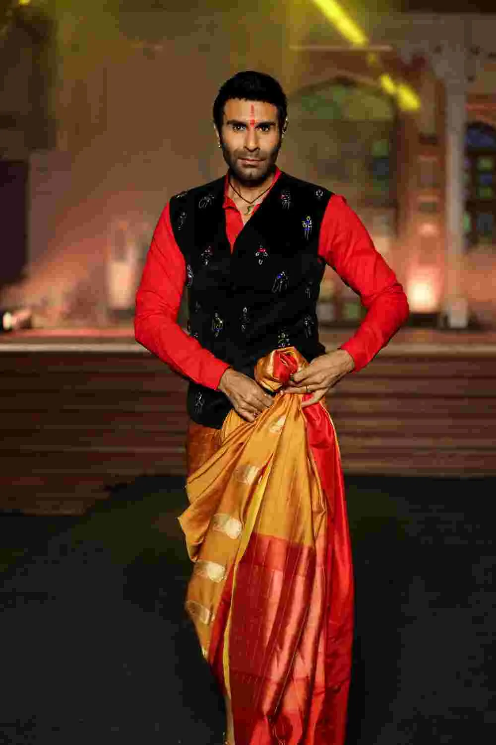 Sandip Soparrkar Dazzles in Banarsi Collection Showcase (4).JPG