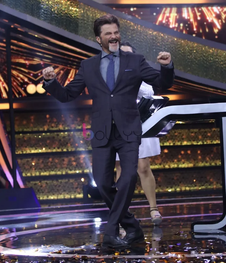 Anil Kapoor dances on the song 'My name is Lakhan' on Dus Ka Dum