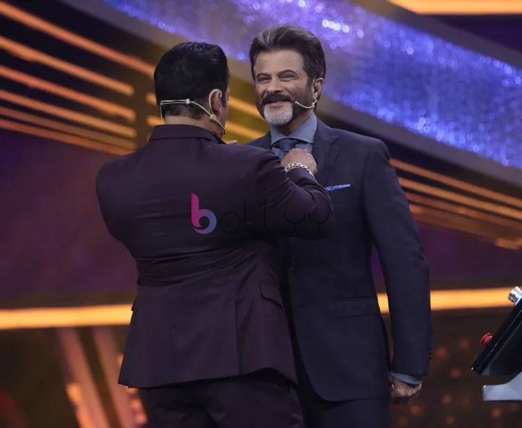 Salman Khan fixes Anil Kapoor's knot of the tie on Dus Ka Dum