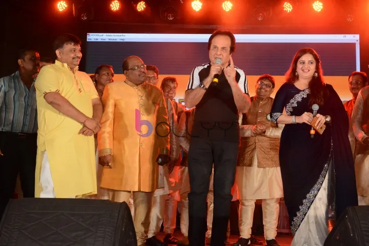 Vipul Shah, (of friends group malad) Singer Ram Shankar, Play back singer Manhar Udhas, & celebrity host  Himali  Sejpal