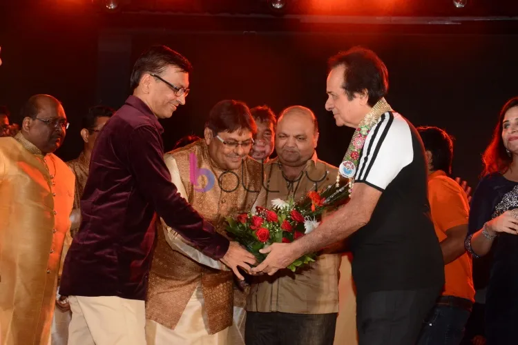 Sanjay Vakharia of friends group malad & the other members felicited to Playback singer Manhar Udhas