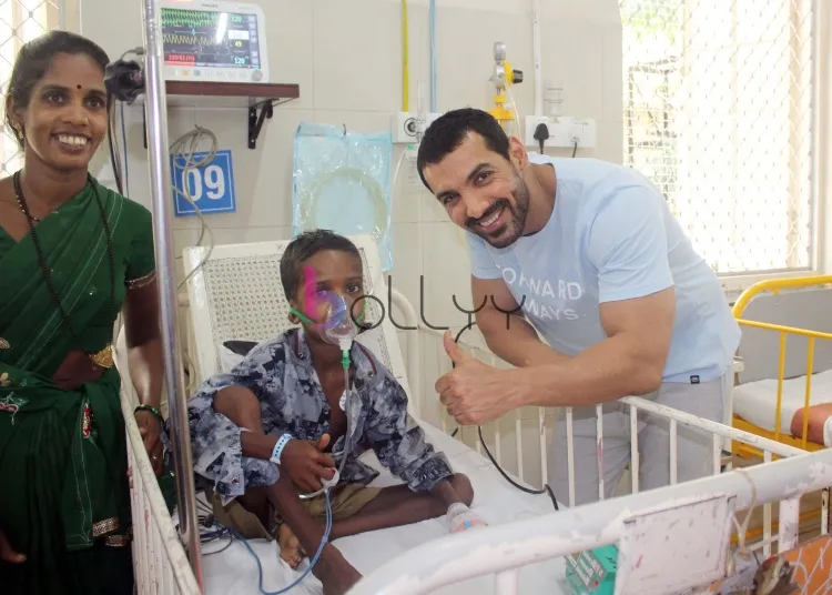 John abraham with patient at Bai Jerbai Wadia Hospital