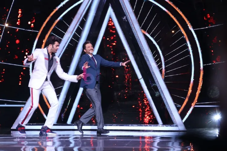 Anchor Maniesh Paul and Anil Kapoor grooving on Indian Idol 10