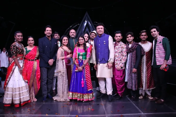 Gurdas Maan with the Indian Idol team