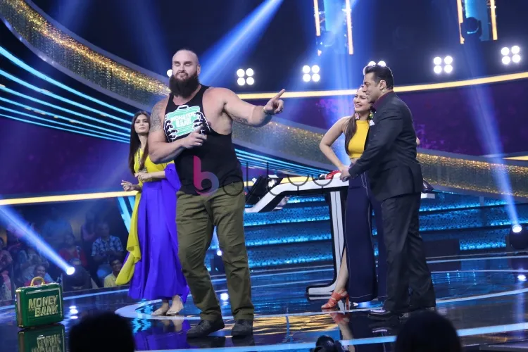 Monster aka Braun Strowman shakes a leg with Salman Khan on Duas Ka Dum